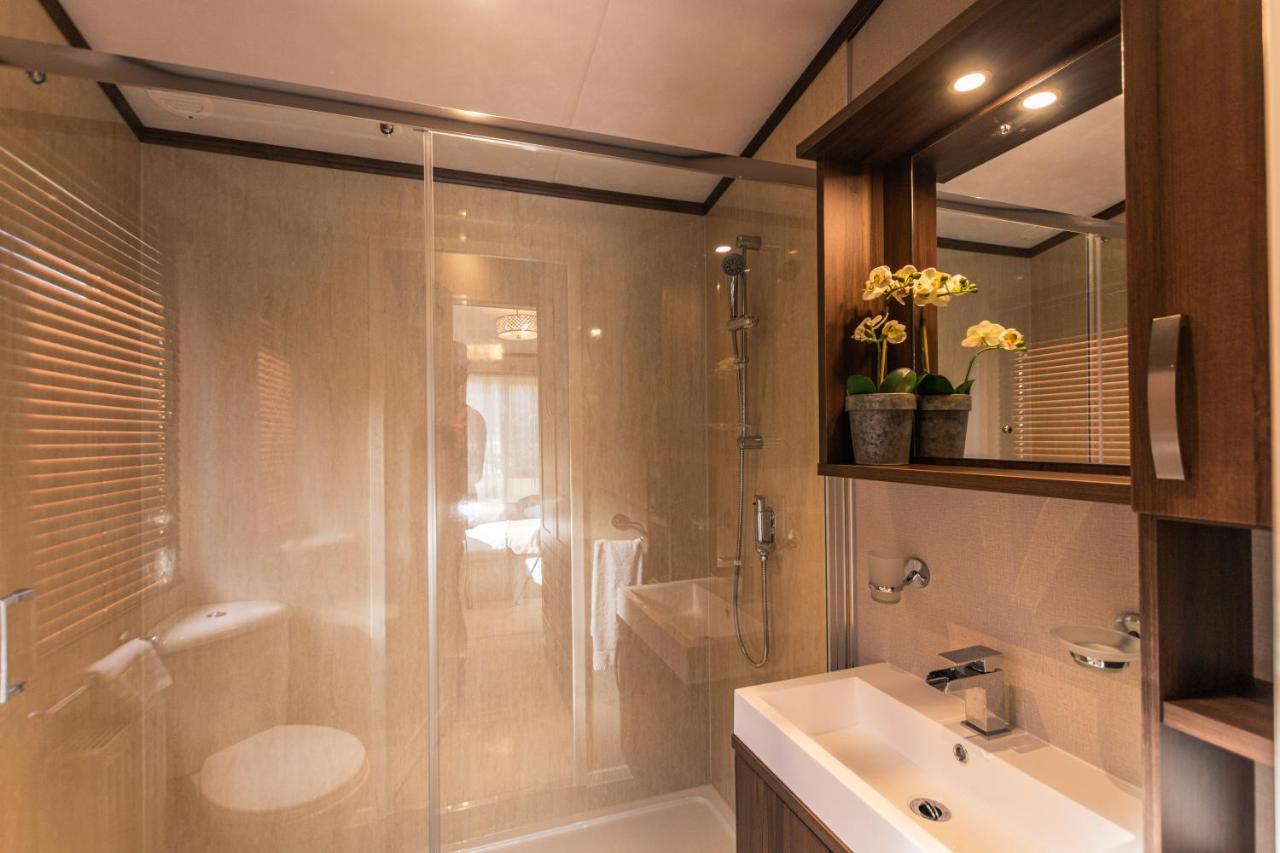 Sutton Lodge With Hot Tub ยอร์ค ภายนอก รูปภาพ